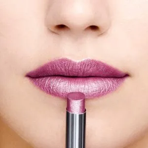 Destaques do catálogo Oriflame 4/2022 5 Batom Oriflame THE ONE Power Shine HD